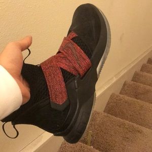 nike zoom lebron soldier 12